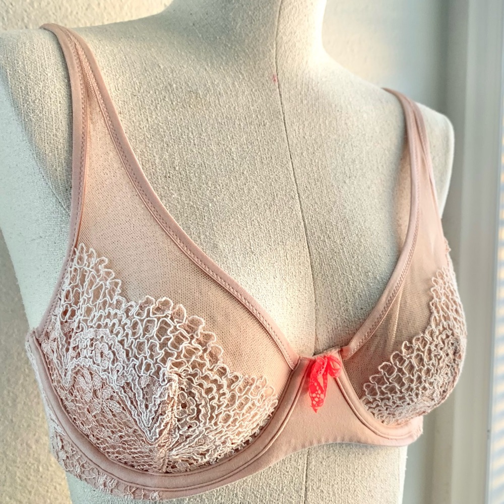 VICTORIA’S SECRET 34C BRA BODY BY VICTORIA UNLINED DEMI